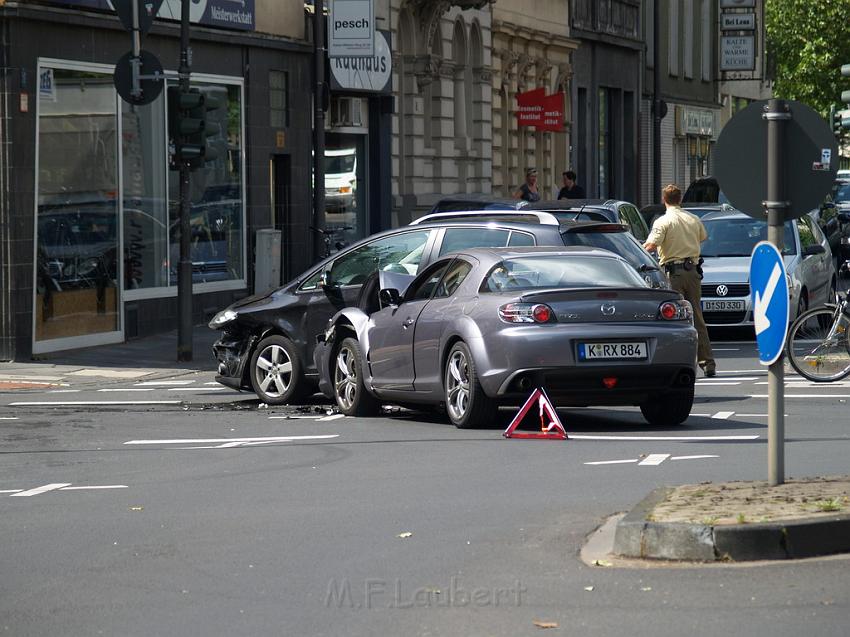 VU Koeln Hansaring Am Kuempchenshof P70.JPG